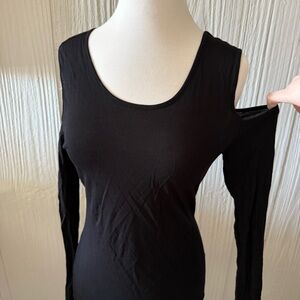 Jennifer Lopez Black Cold Shoulder Top with Decorative Chain Size Small